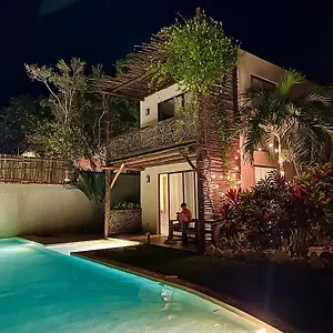 Ahal, Apartahotel